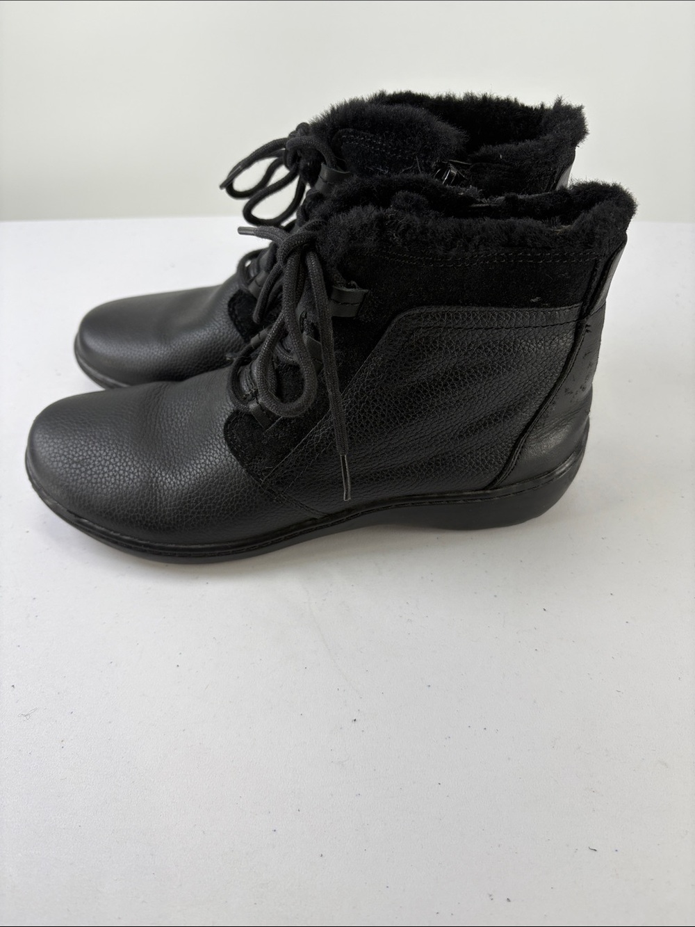 🐨 Clarks leather Black Lace-Up Faux Fur Ankle Boots